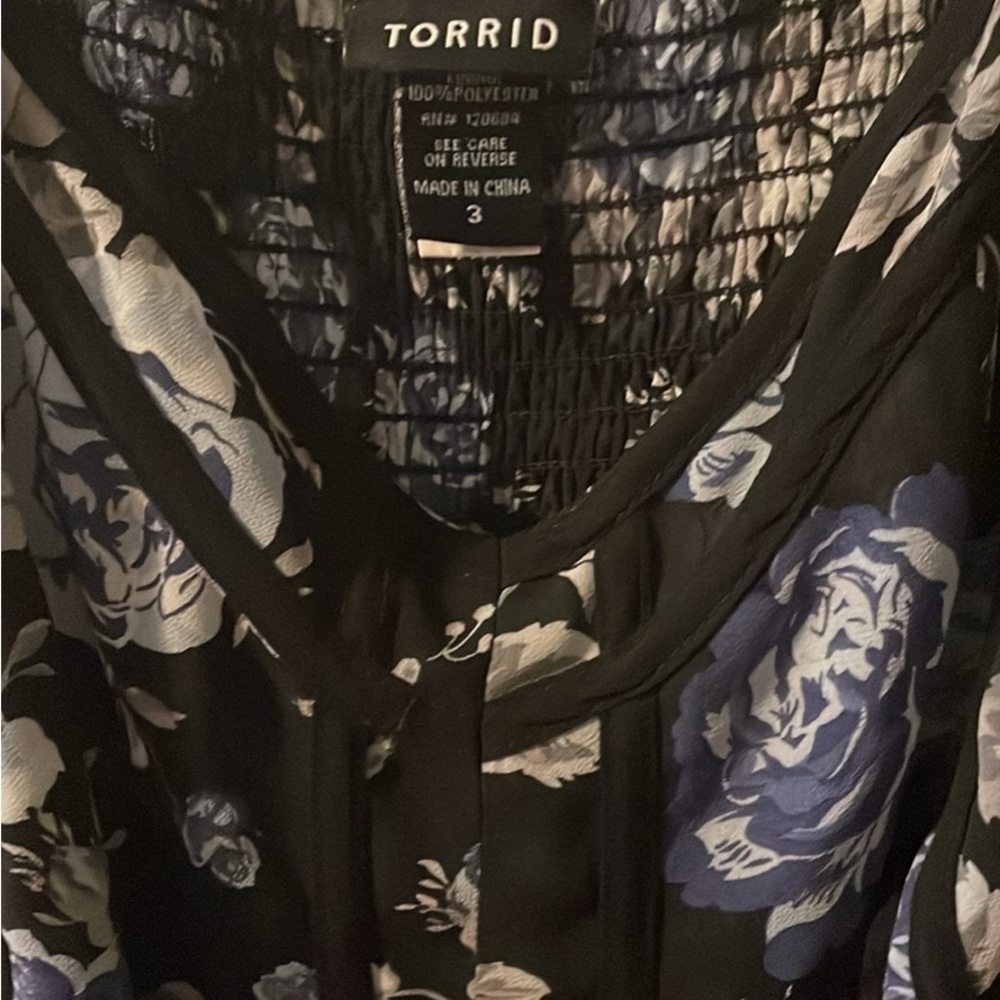 Torrid 3X Black Top with Blue and White Floral Design - Picture 2 of 3